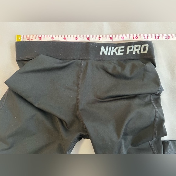 Nike Leggings Womens Sz‎ Small Black Pro Fitted Capri Pants Workout Gym - Picture 3 of 9